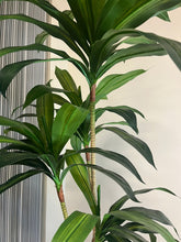 Load image into Gallery viewer, Artificial Yucca plant - 5ft