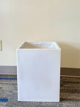 Charger l'image dans la galerie, Square Fiberglass Pot- White
