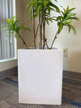 Charger l'image dans la galerie, Square Fiberglass Pot- White