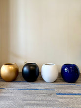 Charger l'image dans la galerie, Modern Fiberglass Pot