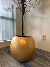 Charger l'image dans la galerie, Modern Fiberglass Pot