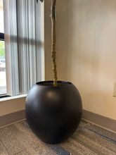 Charger l'image dans la galerie, Modern Fiberglass Pot