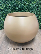 Charger l'image dans la galerie, Fiberglass Golden pot - (16" W x 13" H)