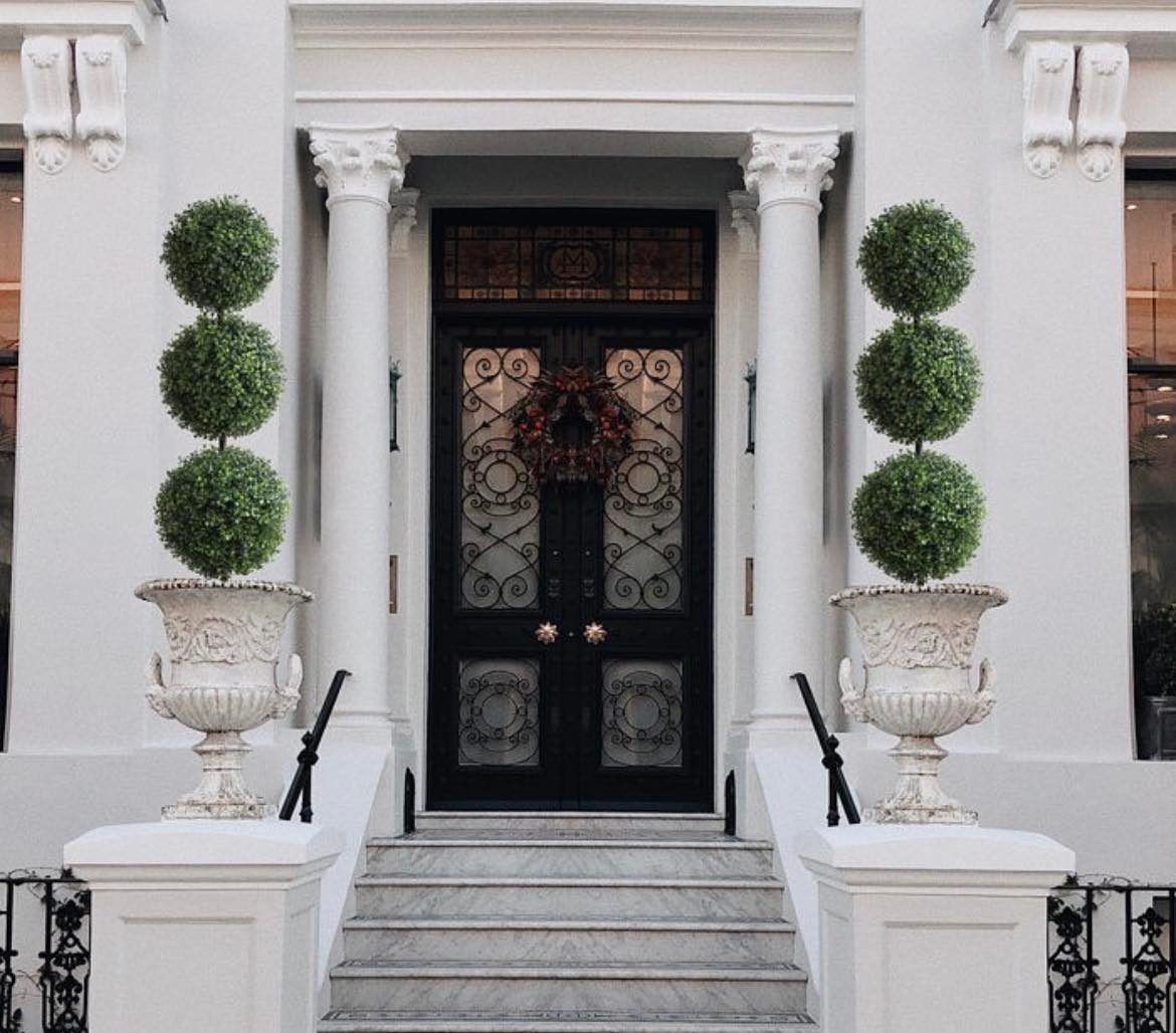 Versatile Boxwood Wreaths: Beyond Christmas Décor