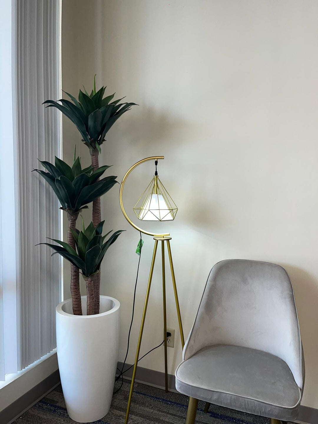 Clean Lines, Bold Style: Why Artificial Yucca Plants Are a Minimalist’s Dream