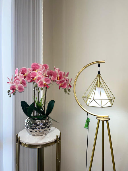 Create Beautiful Vase Arrangements with These Gorgeous Fake Flowers