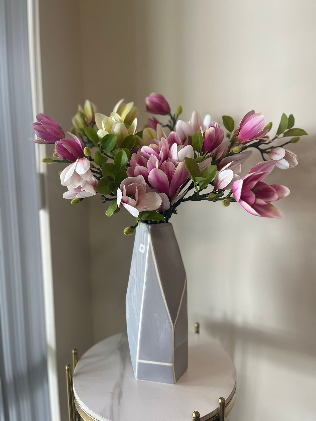 Choosing the Right Vase for Your Artificial Flower Arrangement