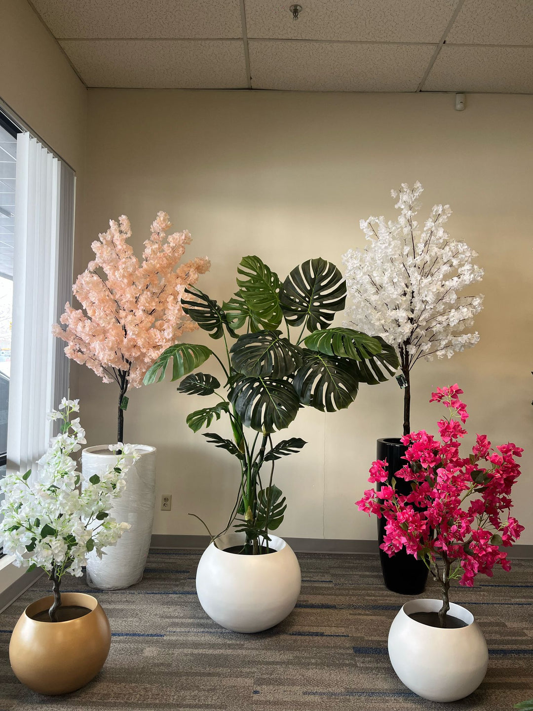 Desk Decor Upgrade: Flower Plants That Boost Mood and Style