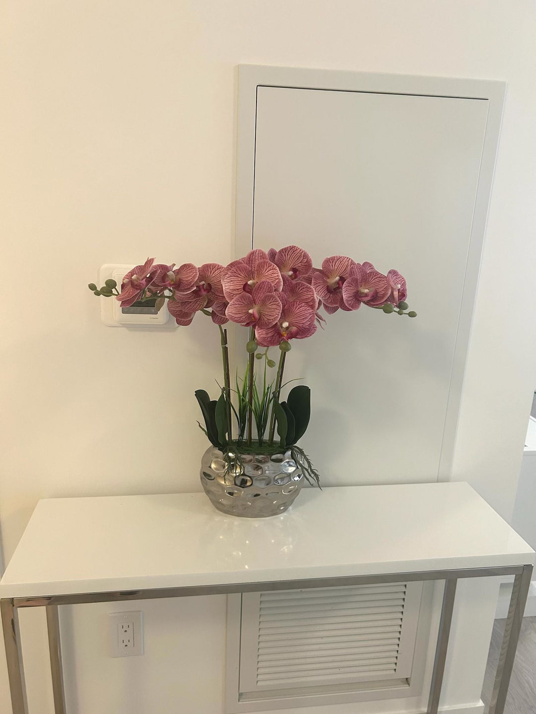 Effortless Home Harmony: The Power of Faux Orchids