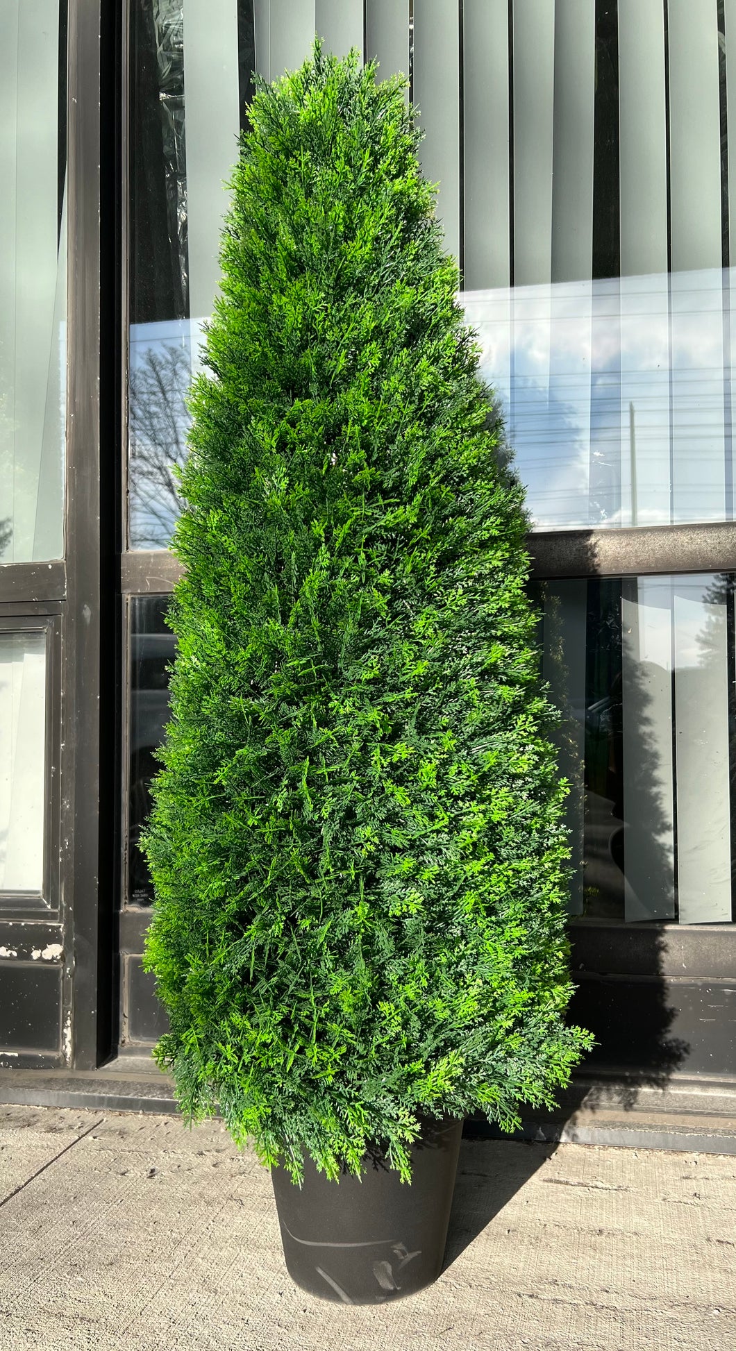 Artificial cedar tree with UV resistance -4’