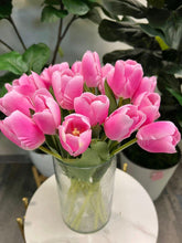 Charger l&#39;image dans la galerie, Real touch Hot pink Tulip flower bouquet (10 stems)
