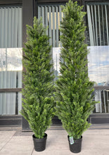 Load image into Gallery viewer, Artificial cedar tree with UV resistance -6’

