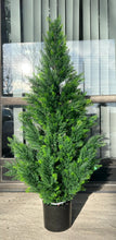 Charger l&#39;image dans la galerie, Artificial cedar tree with UV resistance -4’
