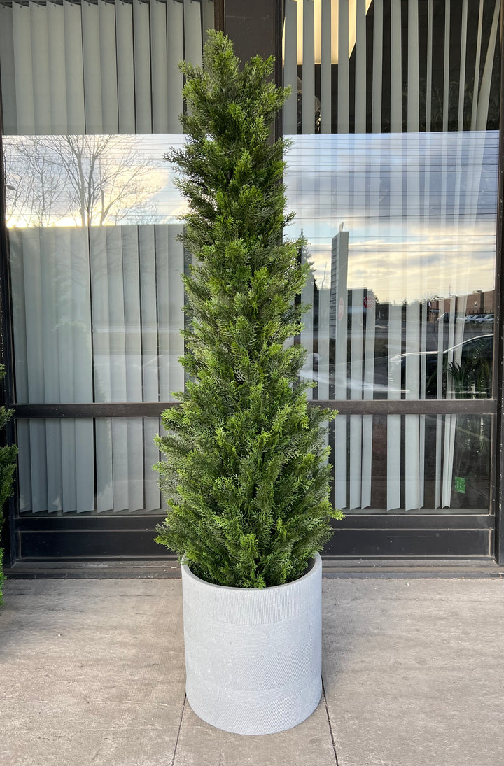 Artificial cedar tree with UV resistance -7’