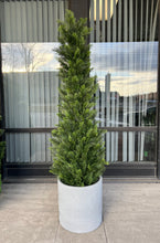 Charger l&#39;image dans la galerie, Artificial cedar tree with UV resistance -7’
