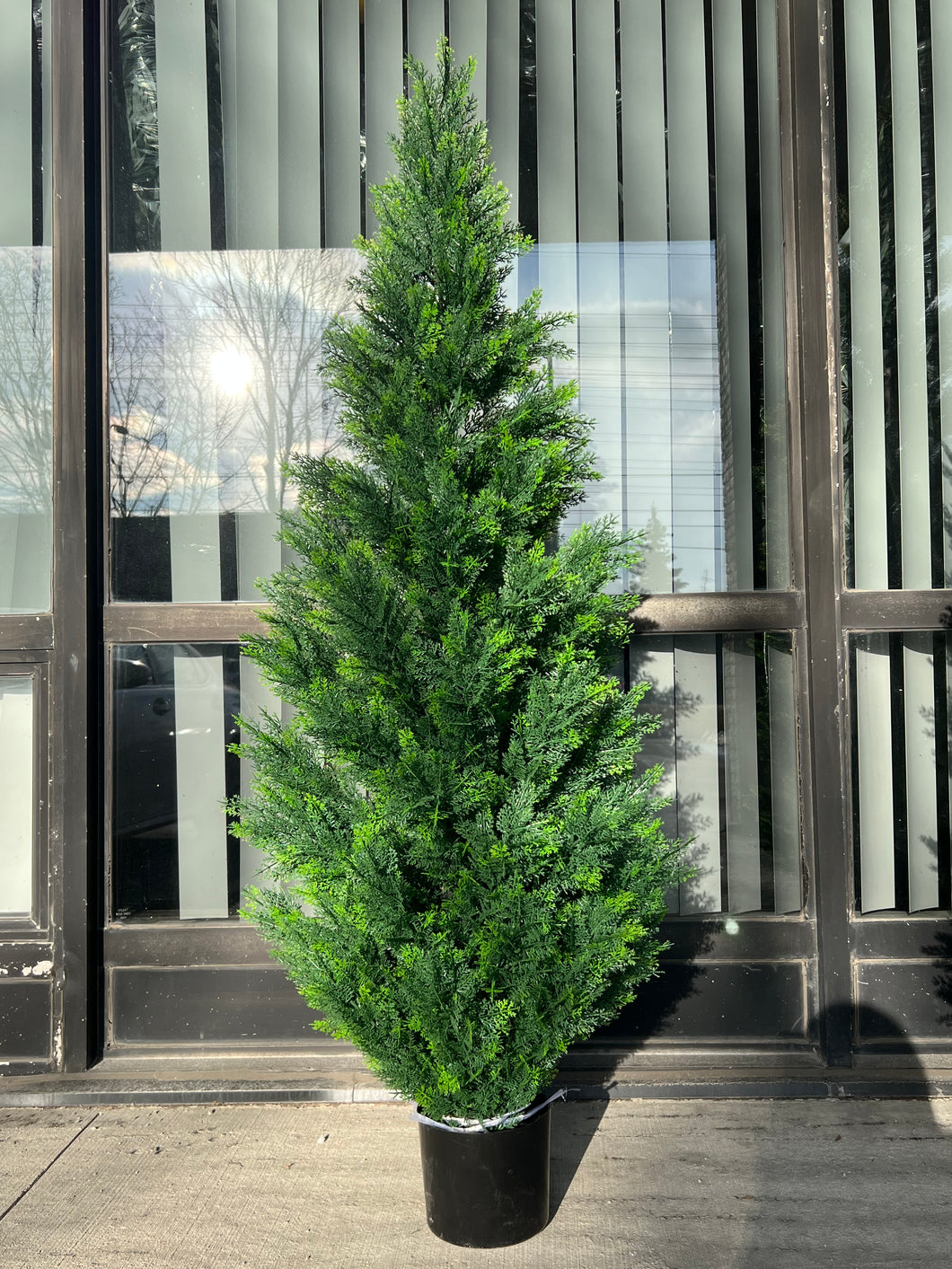 Artificial cedar tree with UV resistance -5’