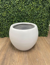 Charger l&#39;image dans la galerie, Round Cement Pots - Grey &amp; White
