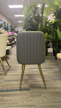 Charger l&#39;image dans la galerie, Modern Upholstered Grey Dining Chair
