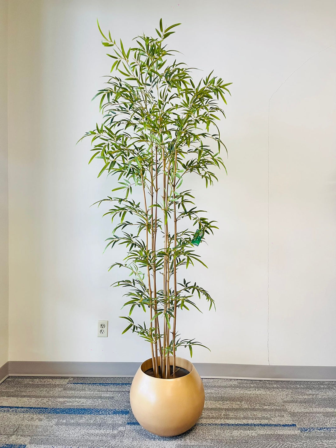 Fiberglass pot - Golden (16" W x 13" H)