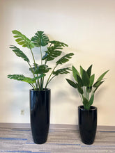 Charger l&#39;image dans la galerie, Fiberglass Cylindrical Planters
