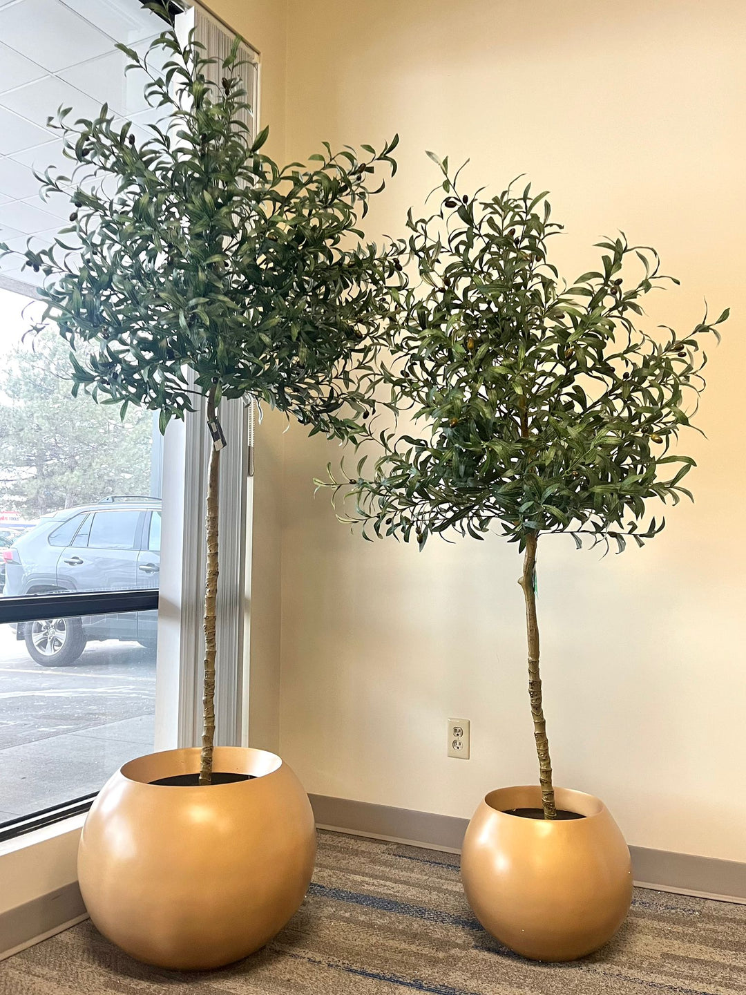 Fiberglass Pot - Golden (22" W x 16" H)