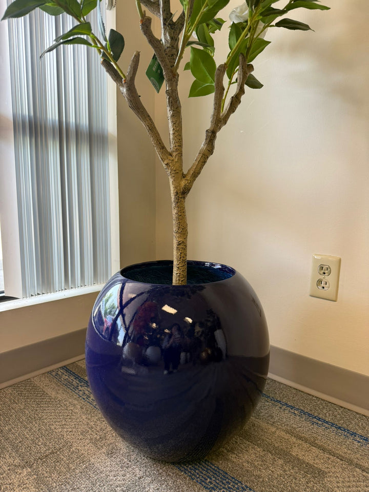 Modern Fiberglass Pot