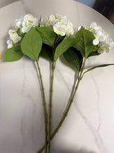 Charger l&#39;image dans la galerie, Artificial White Hydrangea Stems
