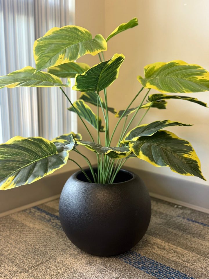 Off-Whtie Round PE Planter