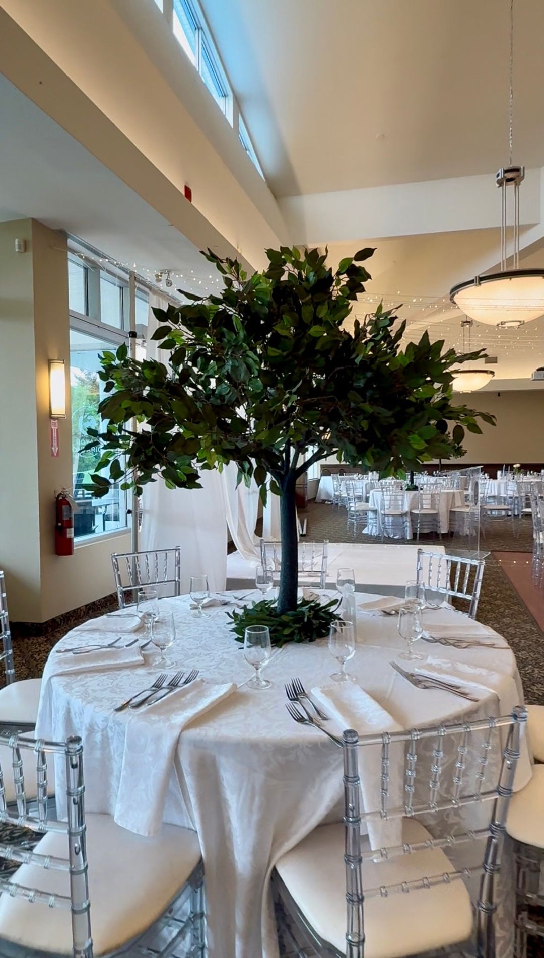 4ft Centerpiece Trees Rental (Multiple Colors Available)
