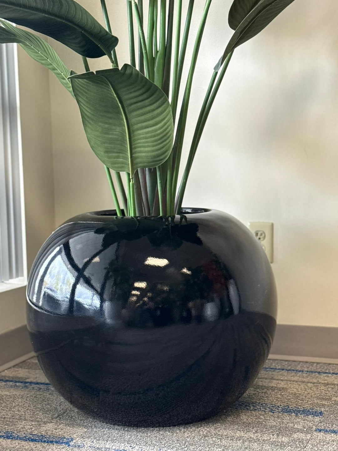 Chic Round Fiberglass Planters