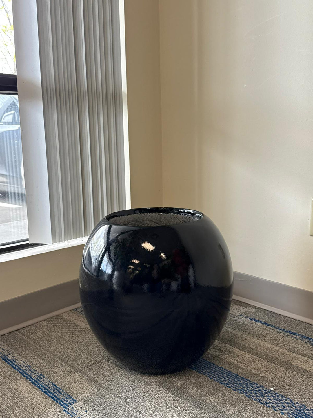 Chic Round Fiberglass Planters