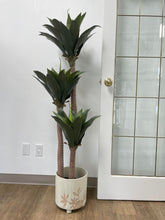 Load image into Gallery viewer, Artificial Yucca Plant 5ft (150cm)
