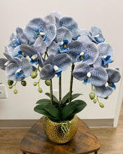 Charger l&#39;image dans la galerie, Orchidée Artificielle - Bleu avec Vase Or
